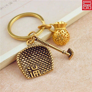 Handmade Chinese style pure brass keychain pendant accessories creative personality retro dustpan car key pendant