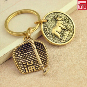 Handmade Chinese style pure brass keychain pendant accessories creative personality retro dustpan car key pendant