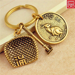 Handmade Chinese style pure brass keychain pendant accessories creative personality retro dustpan car key pendant